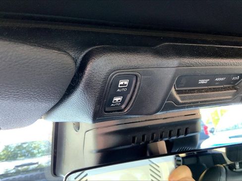 Certified 2024 Jeep Wrangler Unlimited Sahara w/ Technology Group AWD/4WD image 29