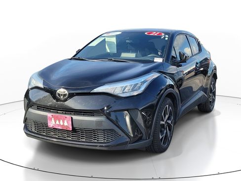 Certified 2021 Toyota C-HR XLE FWD image 3
