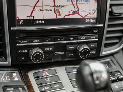 Used 2014 Porsche Panamera S image 33