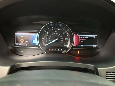 Used 2016 Ford Explorer XLT w/ Equipment Group 202A image 3