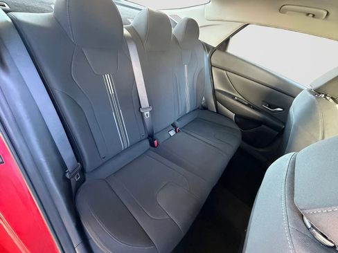 Used 2021 Hyundai Elantra SEL w/ Convenience Package image 16