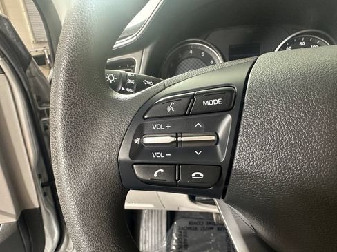 Used 2020 Hyundai Elantra SEL FWD image 23