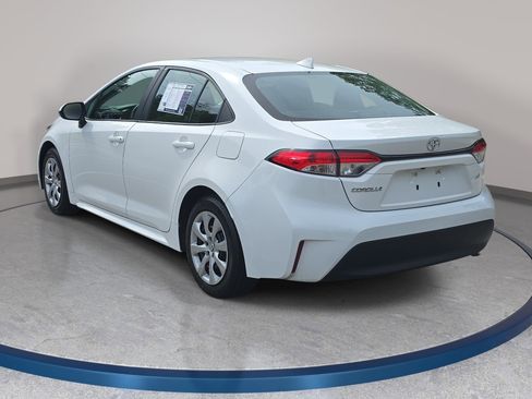 Used 2024 Toyota Corolla LE image 7