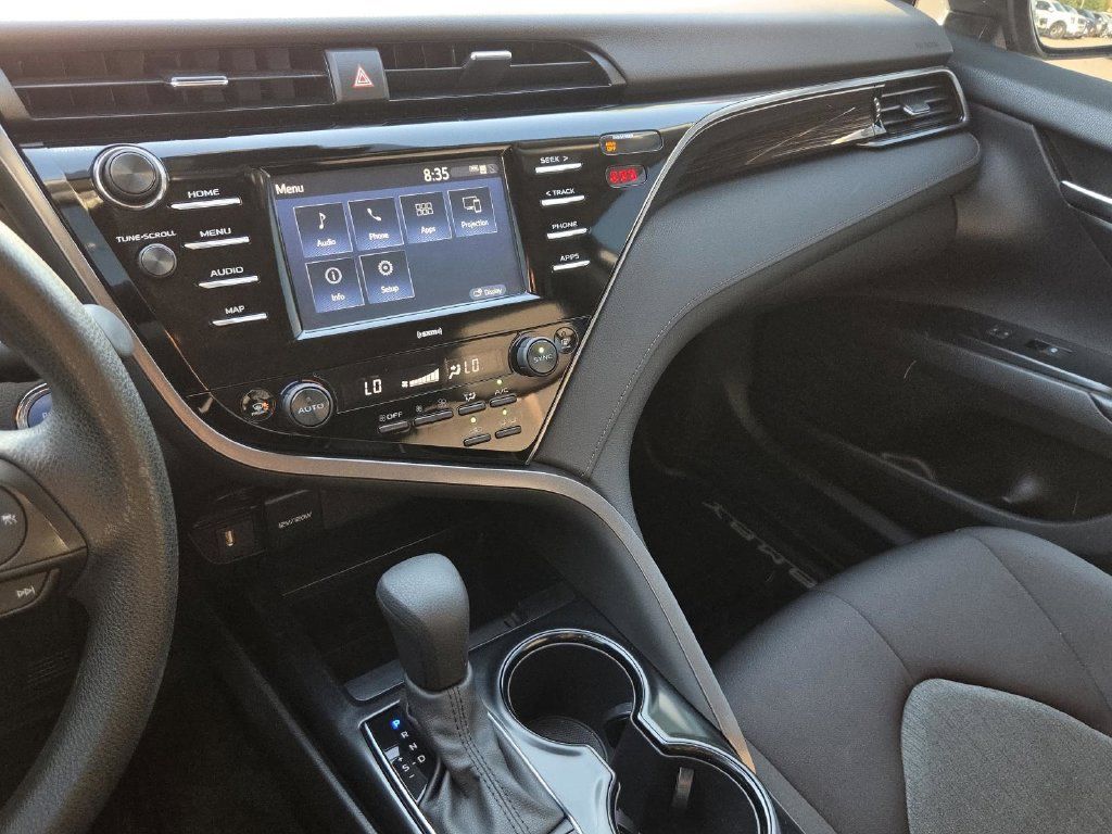 Used 2020 Toyota Camry LE FWD image 19