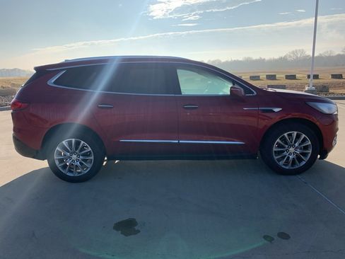 Used 2019 Buick Enclave Premium image 3