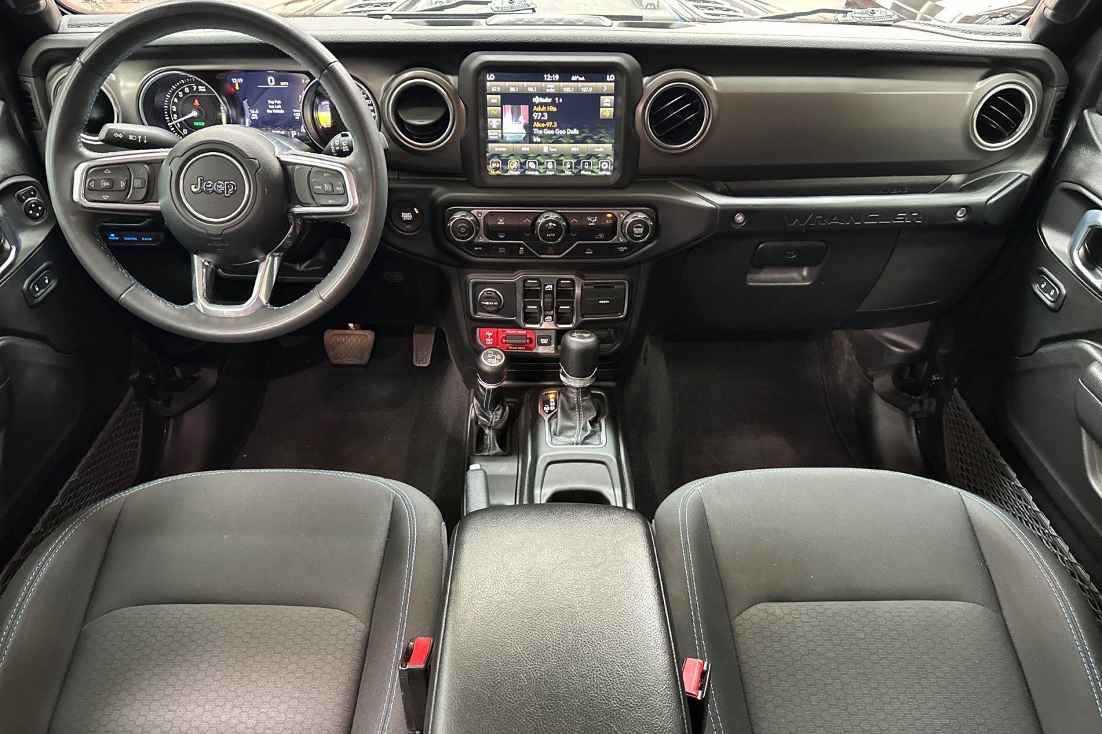 Used 2023 Jeep Wrangler Unlimited Rubicon 4xe AWD/4WD image 18