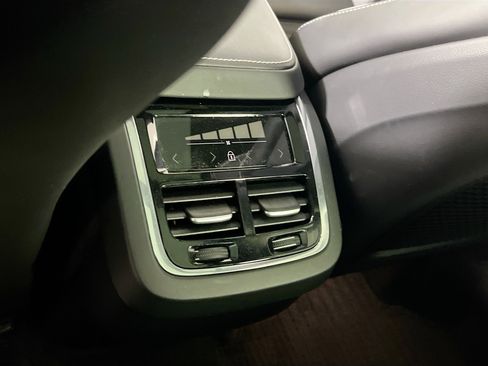 Used 2022 Volvo XC60 B5 R-Design w/ Advanced Package image 25