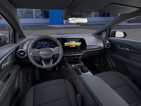 New 2026 Chevrolet Equinox EV LT image 17