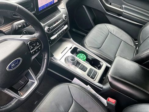 Used 2020 Ford Explorer Limited image 12