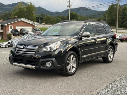 Used 2013 Subaru Outback 3.6R Limited w/ Special Appearance Pkg AWD/4WD image 7