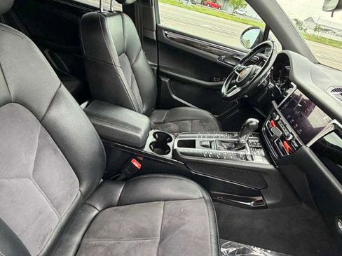 Used 2020 Porsche Macan AWD/4WD image 21