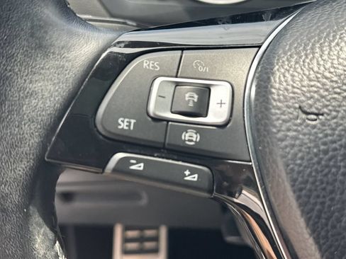 Used 2021 Volkswagen Tiguan SE R-Line FWD image 24