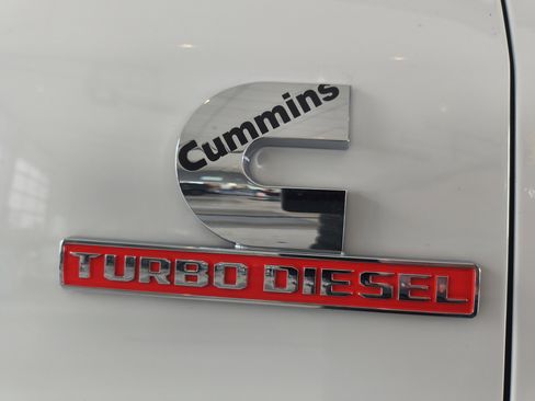 Used 2021 RAM 2500 Big Horn image 32