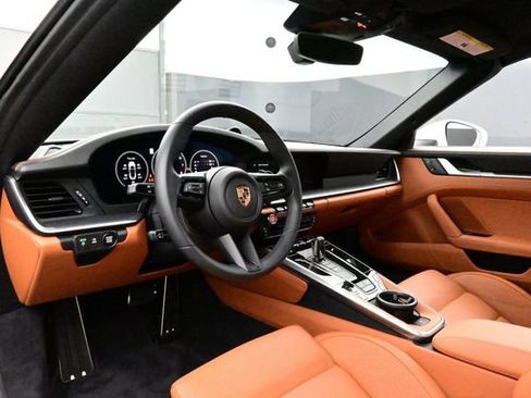 Certified 2026 Porsche 911 Targa 4 GTS AWD/4WD image 4
