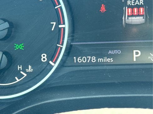 Used 2024 Nissan Rogue S AWD/4WD image 11