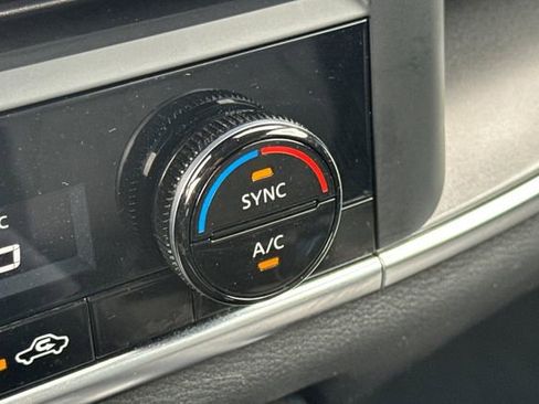 Used 2023 Nissan Rogue SV AWD/4WD image 30