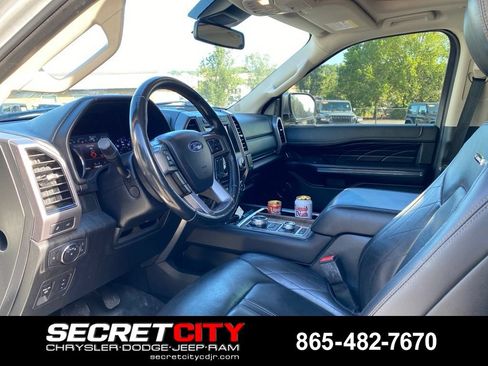 Used 2018 Ford Expedition Platinum AWD/4WD image 12