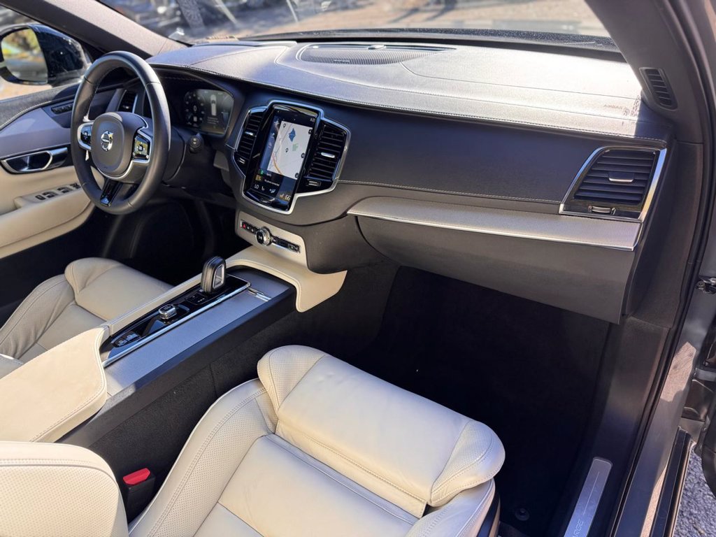 Used 2022 Volvo XC90 T8 R-Design w/ Advanced Package AWD/4WD image 29