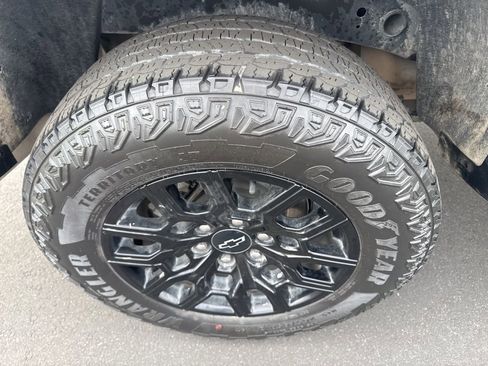 Used 2023 Chevrolet Colorado Trail Boss w/ Technology Package image 11