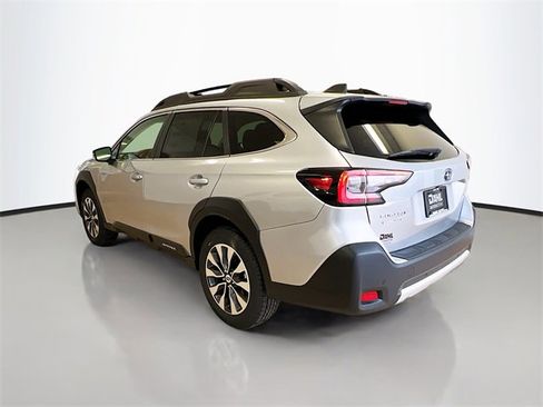 New 2025 Subaru Outback Limited image 39