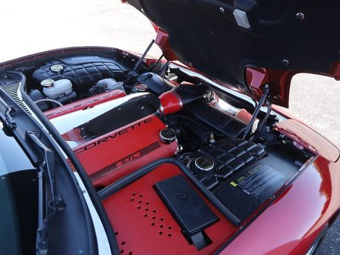 Used 2004 Chevrolet Corvette Convertible w/ Preferred Equipment Group RWD image 23