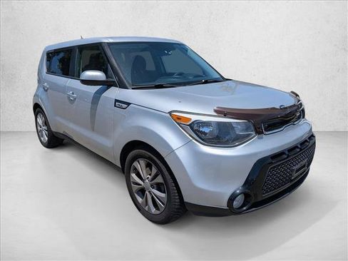 Used 2016 Kia Soul + FWD image 3