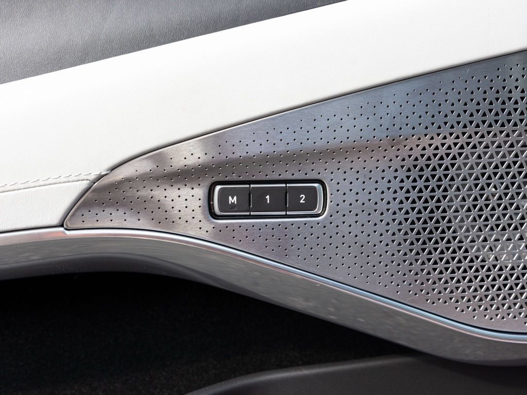 Used 2025 Lotus Emira RWD image 19