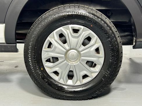 Used 2023 Ford Transit 350 XLT image 33