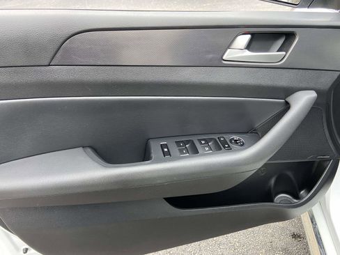 Used 2016 Hyundai Sonata Sport w/ Option Group 03 image 12
