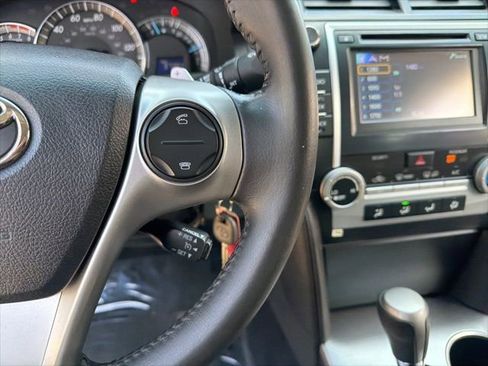 Used 2014 Toyota Camry SE image 14