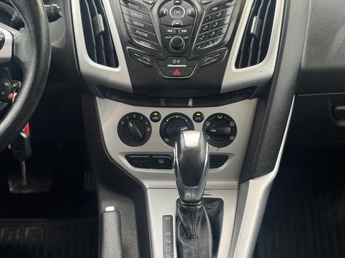 Used 2014 Ford Focus SE w/ Equipment Group 201A FWD image 5