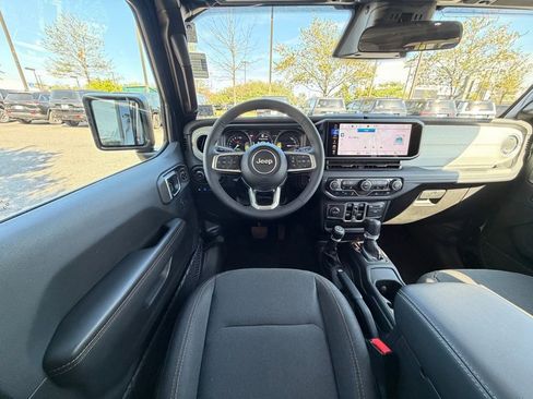 Certified 2025 Jeep Wrangler Unlimited Sahara AWD/4WD image 14