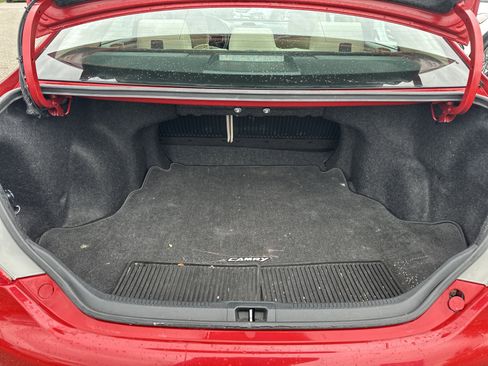 Used 2012 Toyota Camry LE image 11