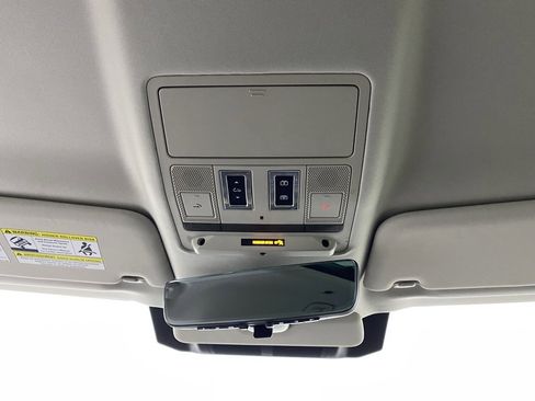 Used 2020 Land Rover Defender 110 SE image 23