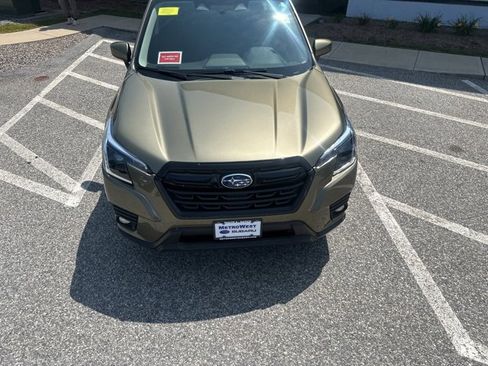 Used 2022 Subaru Forester Premium image 13