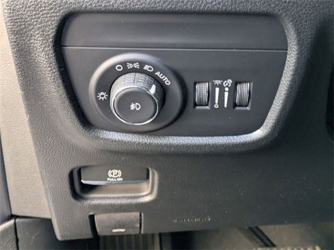 New 2025 Jeep Grand Cherokee Limited image 13