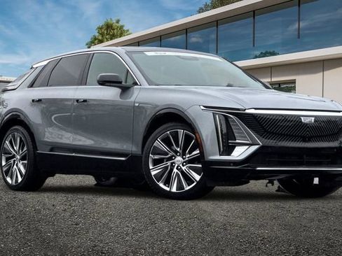 Certified 2025 Cadillac Lyriq Luxury w/ LPO, Floor Liner Package image 1