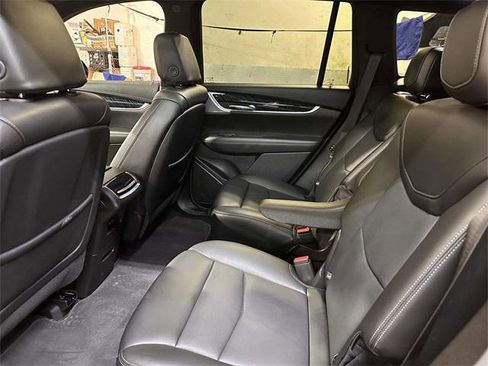 Used 2025 Cadillac XT6 Premium Luxury image 14