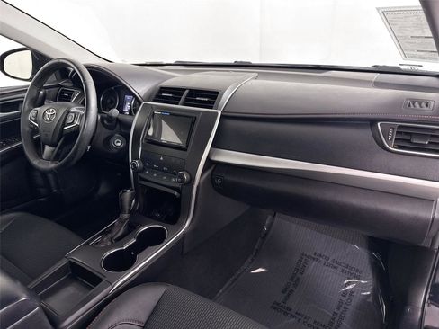 Used 2017 Toyota Camry SE FWD image 32