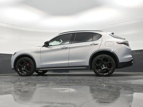 Used 2024 Alfa Romeo Stelvio Ti w/ Performance Driving Package AWD/4WD image 21