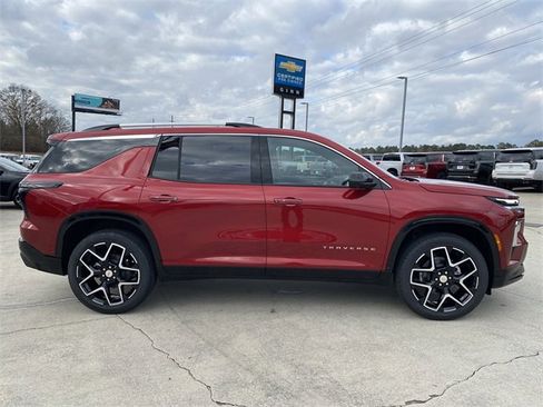 New 2026 Chevrolet Traverse High Country w/ LPO, Floor Liner Package image 8