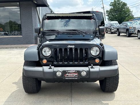 Used 2016 Jeep Wrangler Rubicon w/ Power Convenience Group AWD/4WD image 16