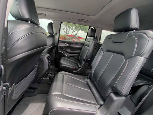 Used 2022 Jeep Grand Cherokee L Limited image 25