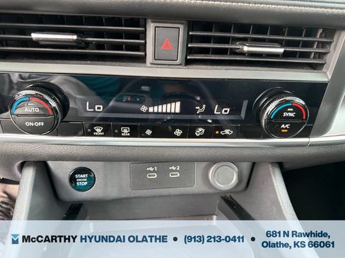 Used 2025 Nissan Rogue SV FWD image 28
