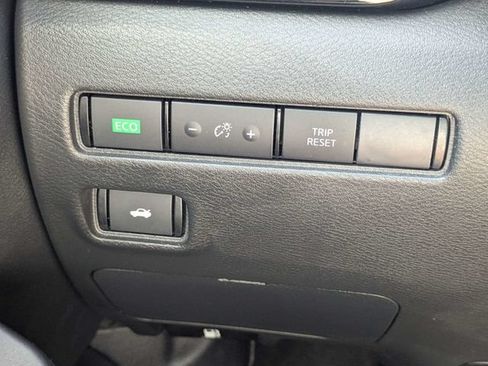 Used 2024 Nissan Sentra SV FWD image 24