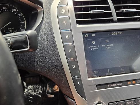 Used 2020 Lincoln MKZ FWD image 27