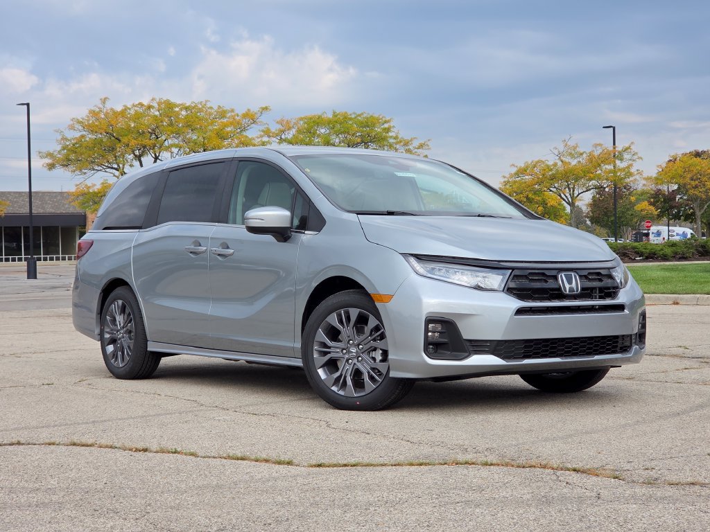 New 2027 Honda Odyssey Touring image 2