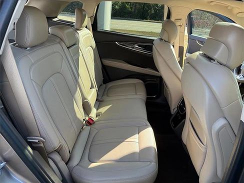 Used 2021 Lincoln Nautilus Reserve w/ Equipment Group 201A image 14