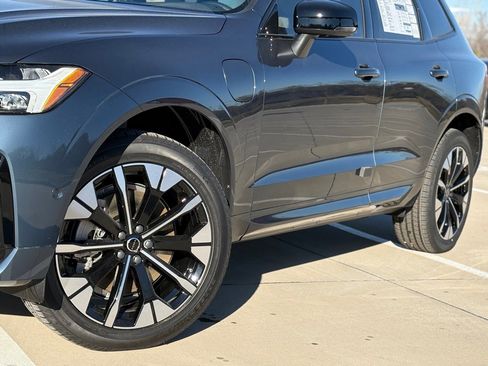 New 2026 Volvo XC60 T8 Plus w/ Protection Package Premier image 9