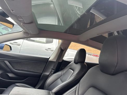 Used 2018 Tesla Model 3 Long Range RWD image 8